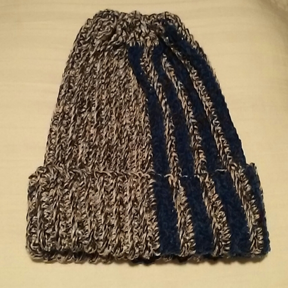 Striped Stretch Hat - Picture 4 of 6